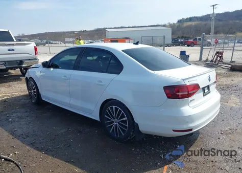 2016 Volkswagen Jetta 1.8T Sport z USA, uszkodzony, nr VIN 3VWD17AJXGM415278
